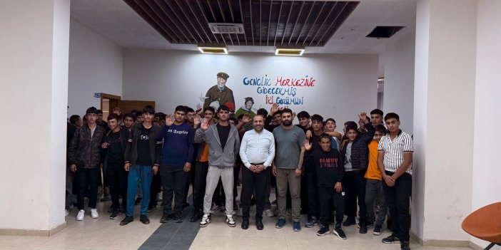 Kars Gençlik Merkezi’nde İmam Hatip Lisesi Öğrencilerine Sinema Keyfi