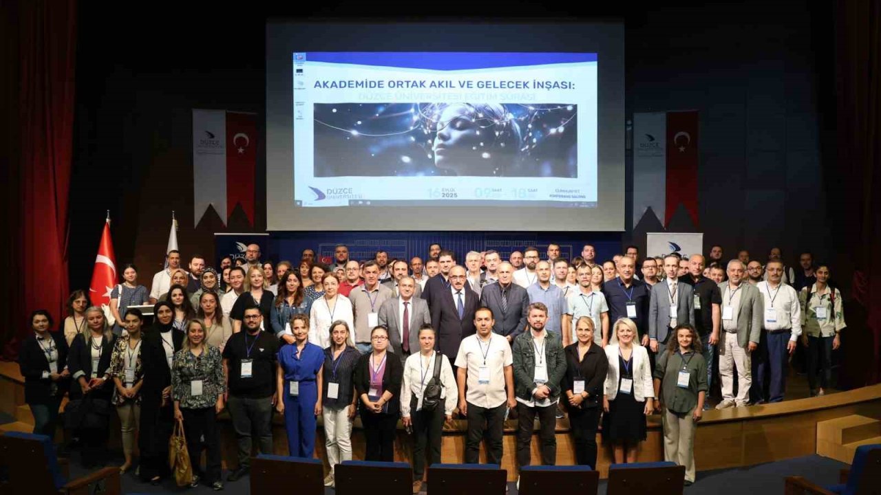 Prof. Dr. Koç "Yalnızca bilgi aktarmakla kalmamalı, öğrenmeyi de sevdirmeliyiz"