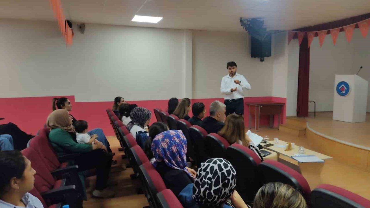 RAM uzmanları Hekimhan’da eğitsel ve rehberlik çalışmaları yürüttü