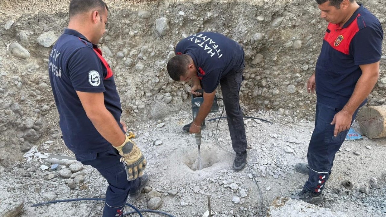 Beton zemin mahsur kalan yavru kedi için kırıldı