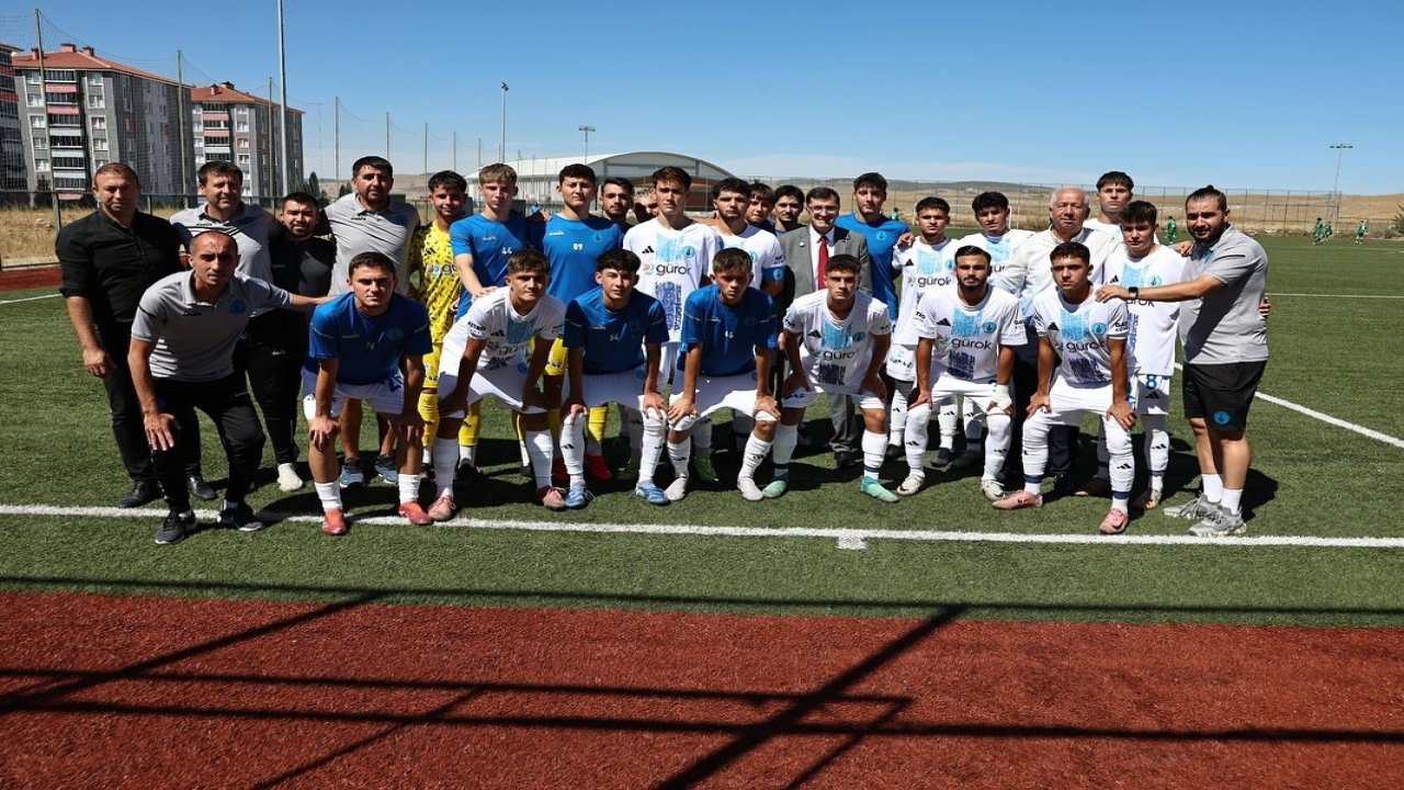Başkan Kahveci’den genç futbolculara tam destek