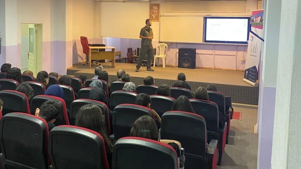 Kütahya’da lise öğrencilerine "Mavi Vatan: Orman" başlıklı eğitim