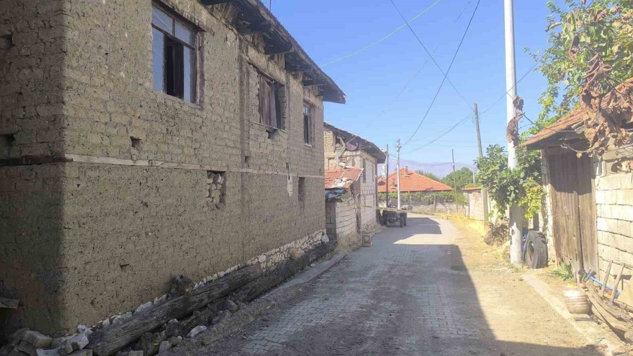 Yaşlı kadının şüpheli ölümünde torunu gözaltına alındı