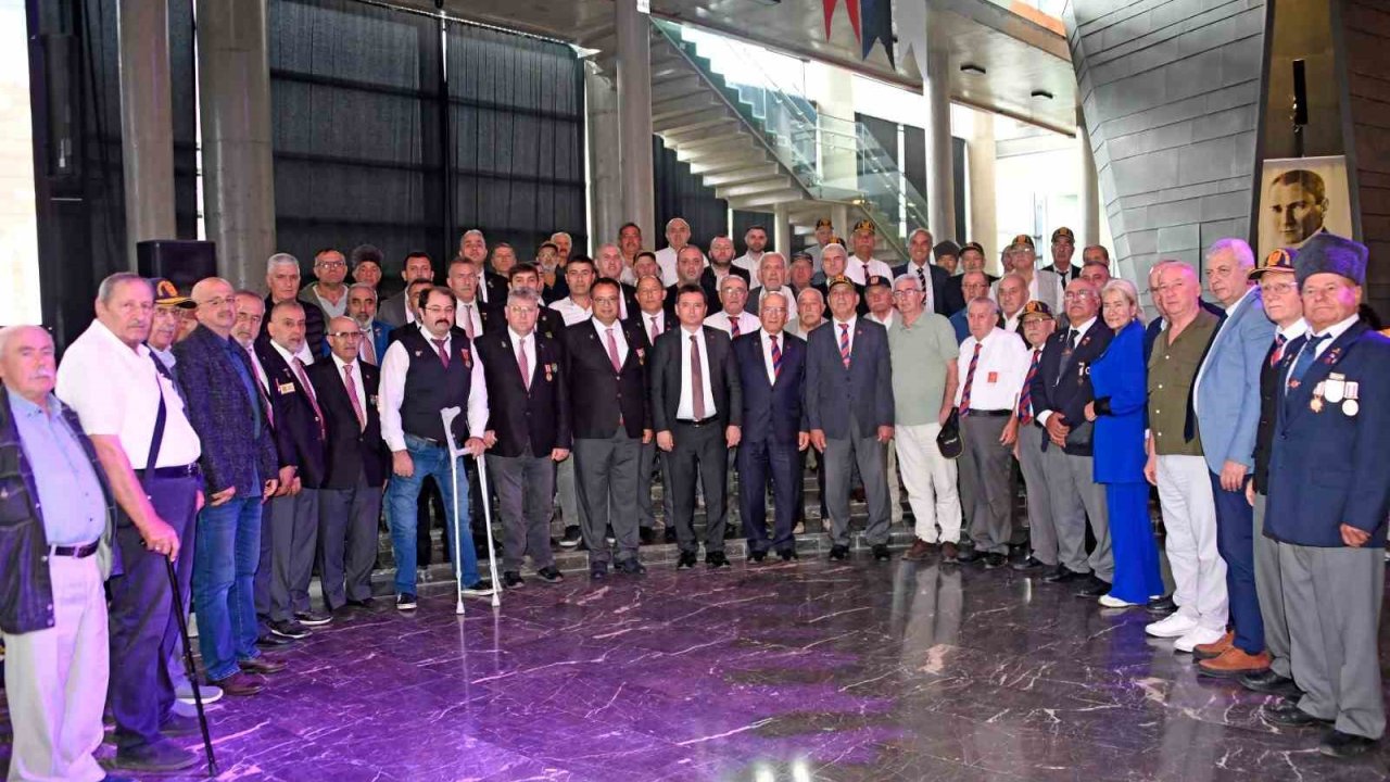 Başkan Aydın: "Onların sayesinde bayrağımız dalgalanıyor, ezanımız susmuyor"