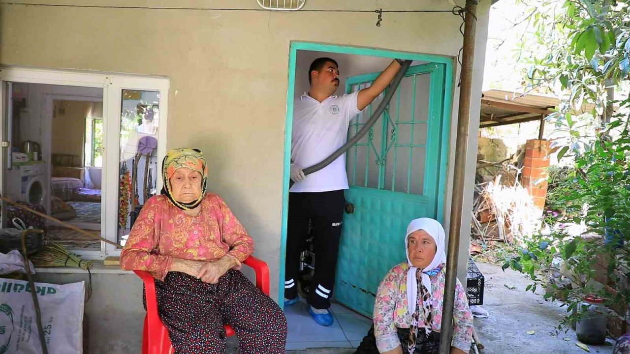 Muğla Büyükşehir’den Behiye teyze ve kızına destek