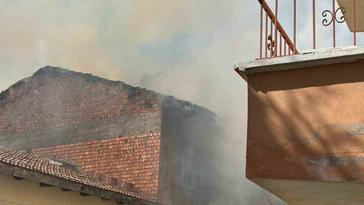 Çankırı’da korkutan ev yangını