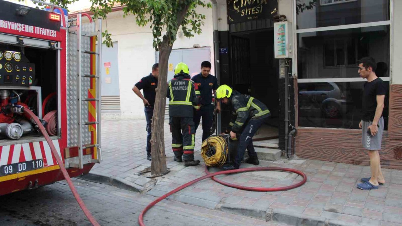 Kızartma yağından çıkan yangın paniğe neden oldu