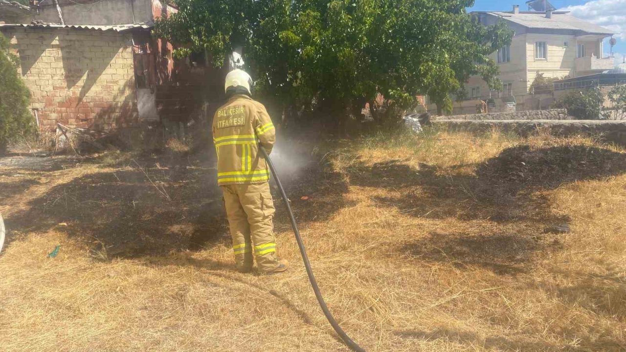 Elektrik panosundan çıkan kıvılcımlar yangına yol açtı