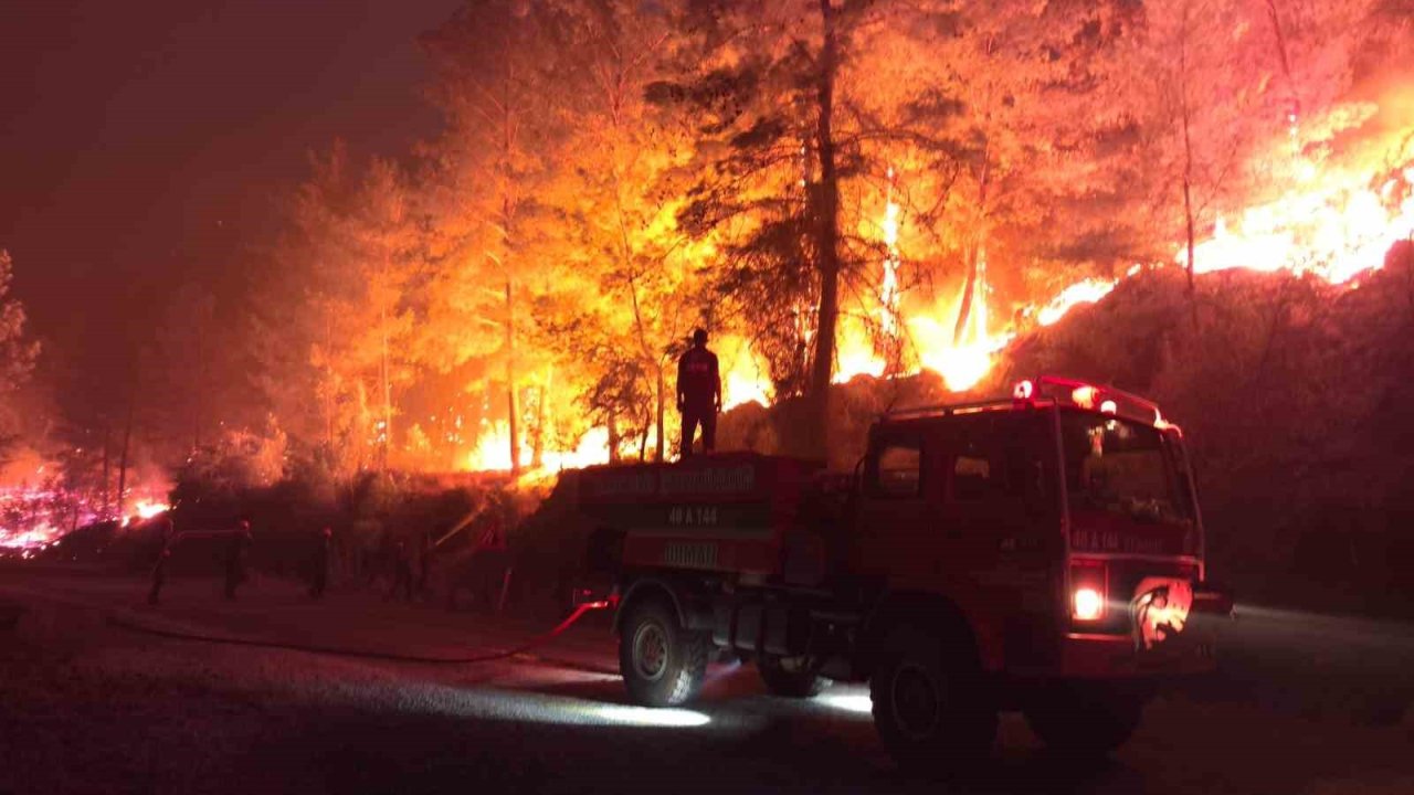 Muğla’da alevli gece