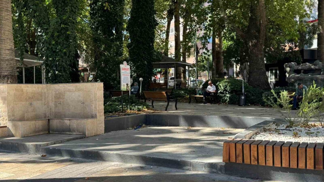 Denizli Büyükşehir Belediyesi tartışmalı büfeyi 1 gecede yok etti