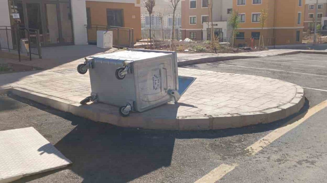 Gölbaşı’nda şiddetli rüzgar hayatı olumsuz etkiledi