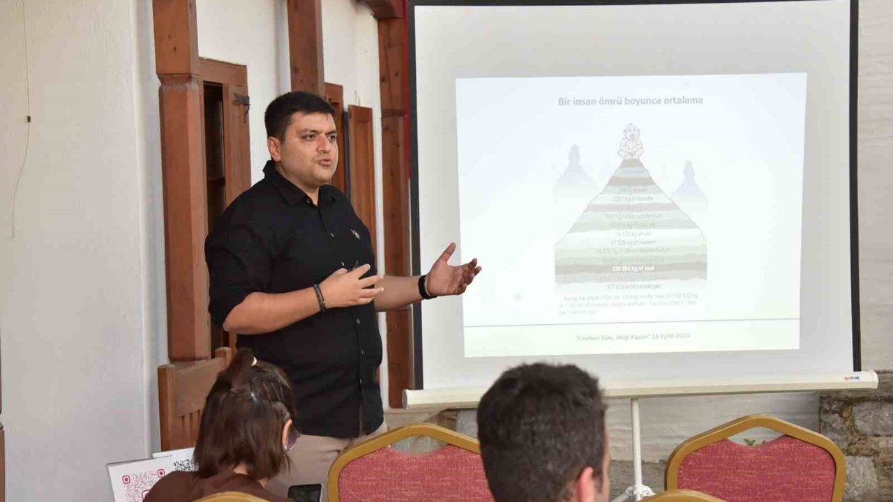 Bilim Kafe’de ikincil kaynakların önemi konuşuldu