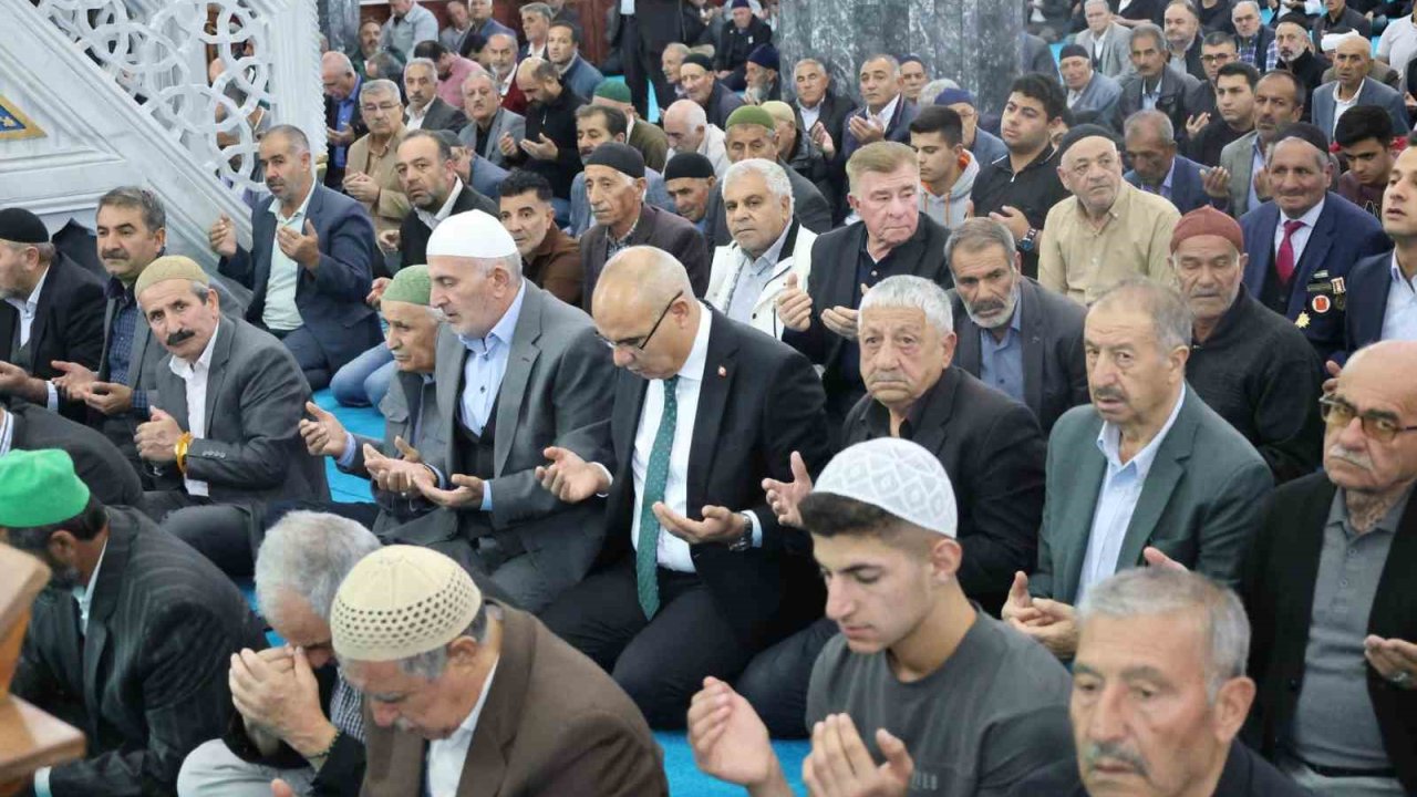 Ağrı’da Gaziler Günü dolayısıyla mevlid programı düzenlendi