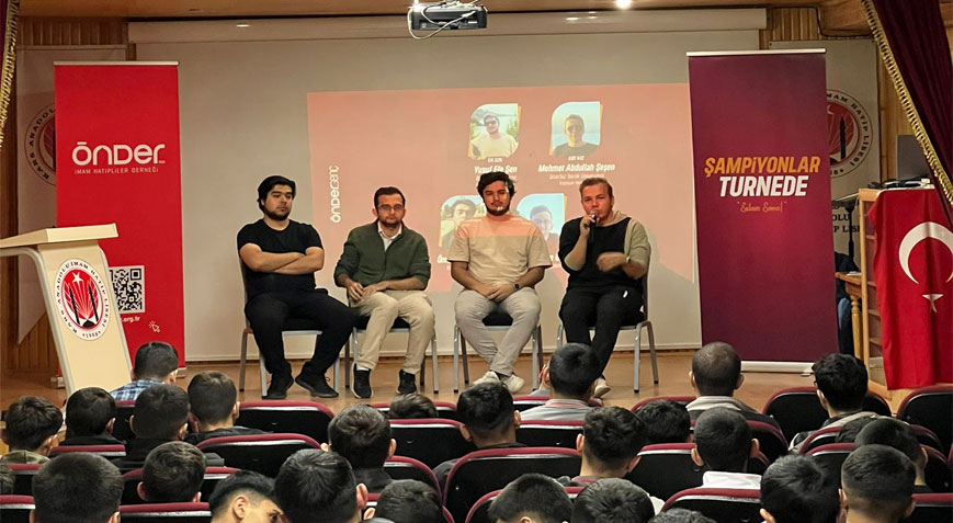 YKS Şampiyonları Kars'ta Tecrübelerini Paylaştı