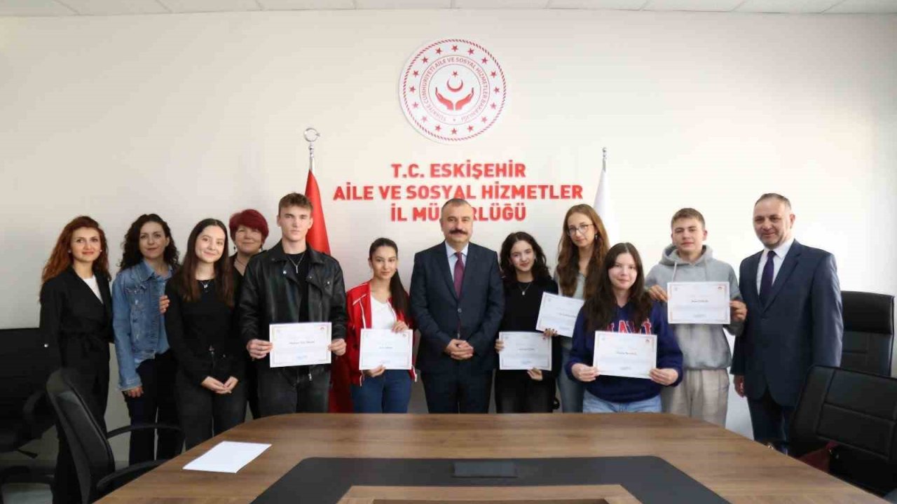 Çocuk Hakları İl Komitesi üyelerine teşekkür belgeleri takdim edildi