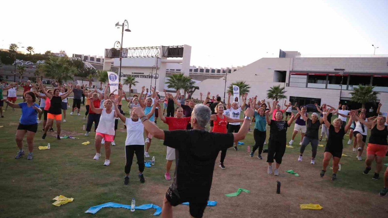 Didimliler ’Herkes için hareket’ sloganıyla spor yaptı