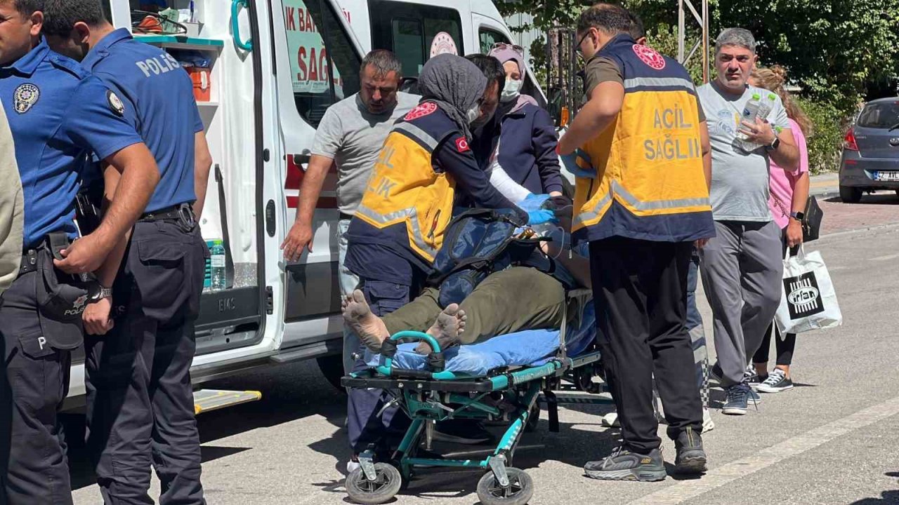 Daire çıkan yangında 3 kişi hastanelik oldu