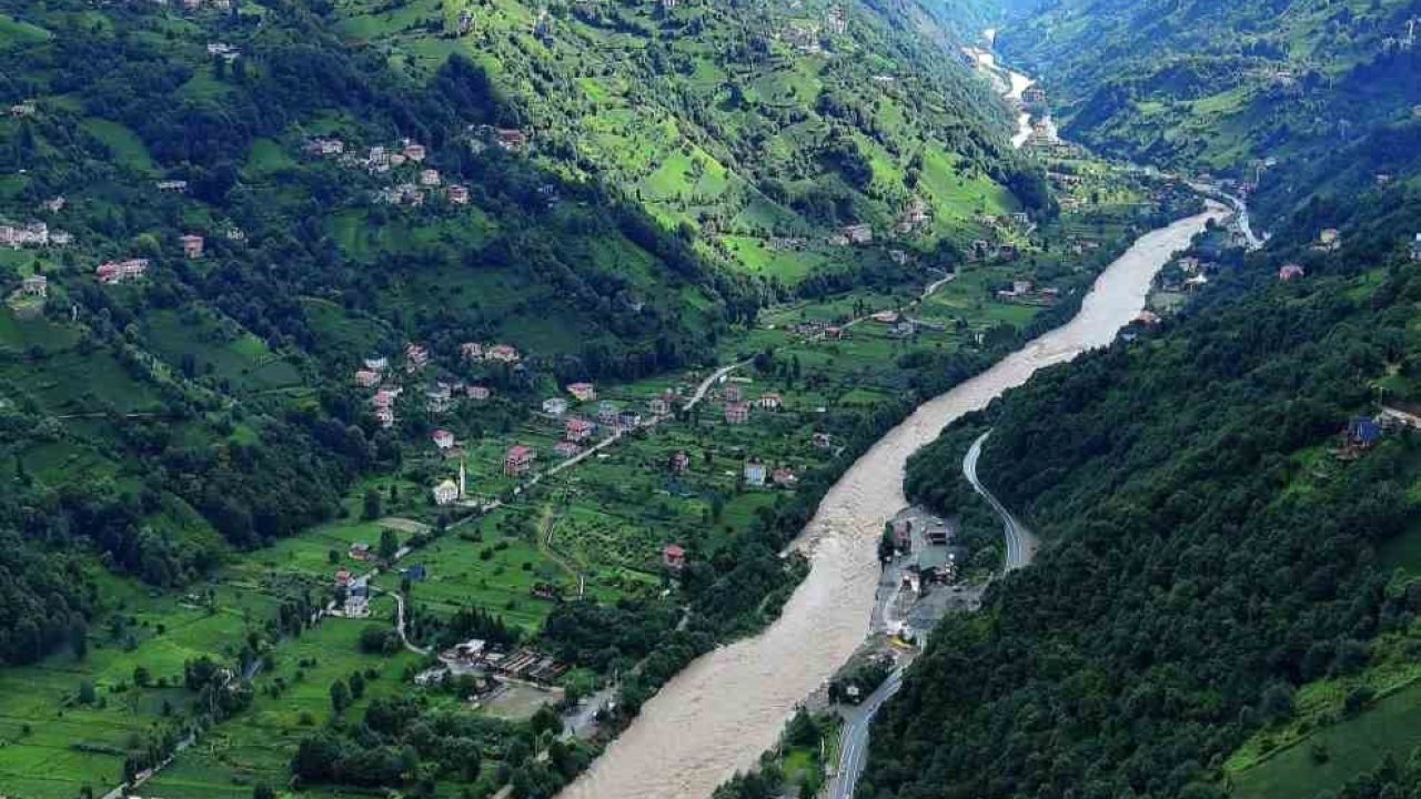 Rize’de selin etkili olduğu Fırtına Vadisi havadan görüntülendi