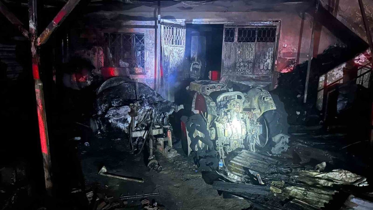 Bilecik’te çıkan yangında 1 traktör, 1 ilaçlama tankeri, 1 sulama motoru yandı