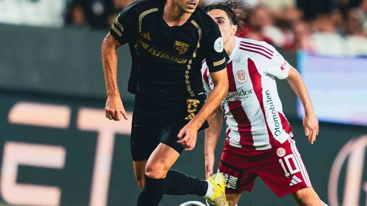 Lszl Bénes ikinci golünü attı