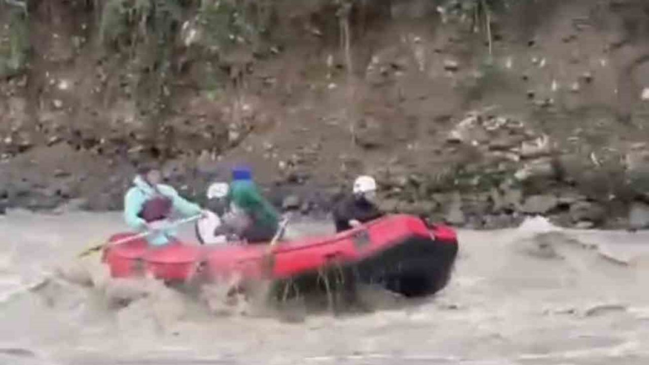 Sel onların neyine Fırtına’da rafting şahane