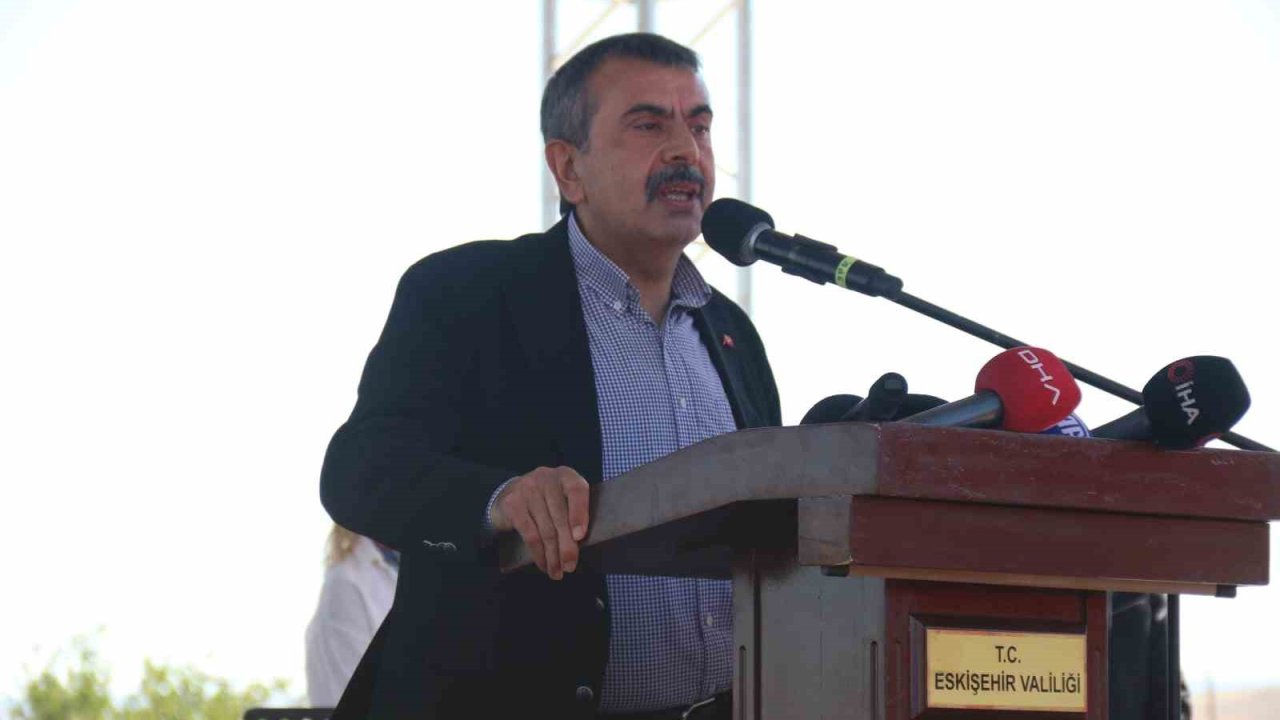 Bakan Tekin: "Milli ve yerli bir müfredat sistemi oluşturduk"