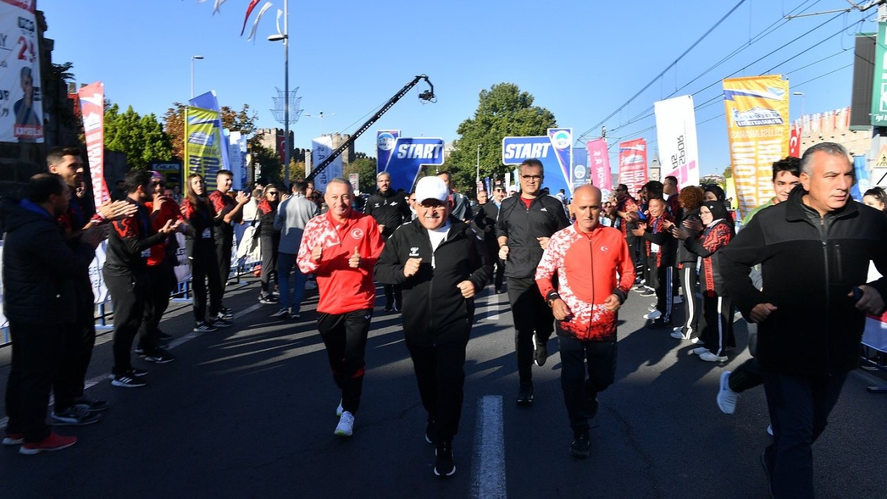 Kayseri Yarı Maratonu dünya sahnesinde: Büyükkılıç imzasıyla 5. uluslararası koşu