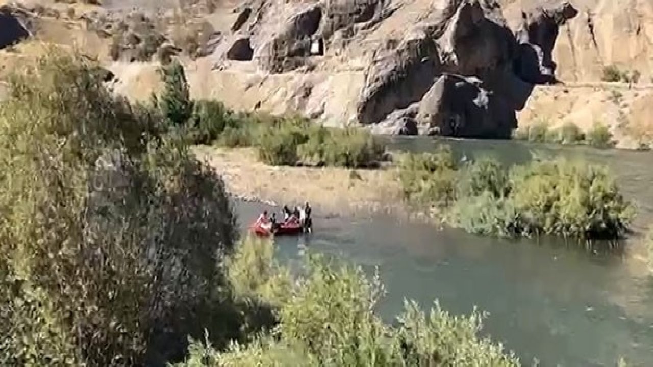 Beyhan Barajı’nda kapaklar açıldı: 4 kişi mahsur kaldı