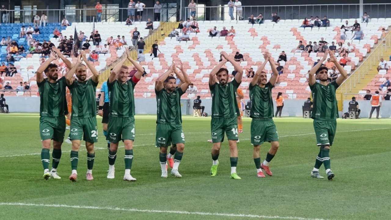Bursaspor, Adanaspor’u 6-0 mağlup etti