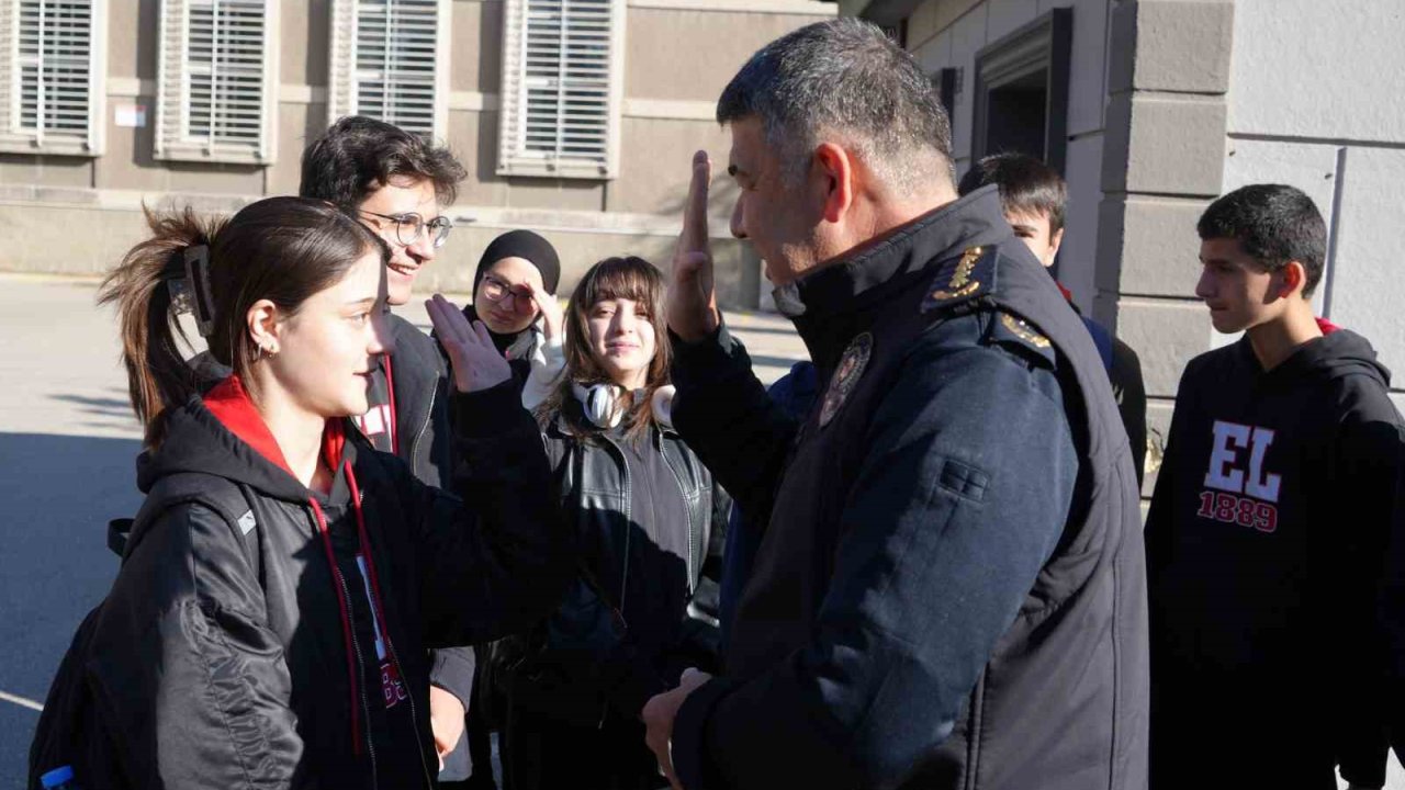 "Okullar bizim kırmızı çizgimiz"