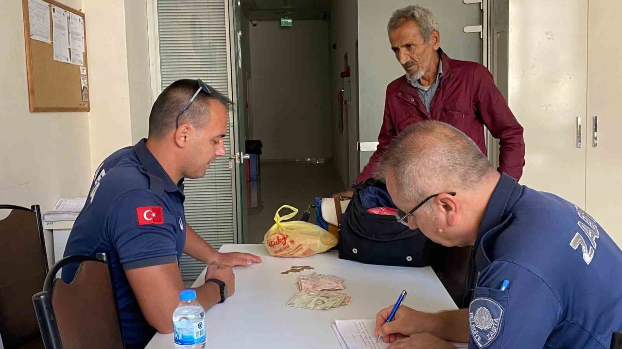 Yarım saate 270 lira toplayan dilenci, zabıtayı bile şaşırttı