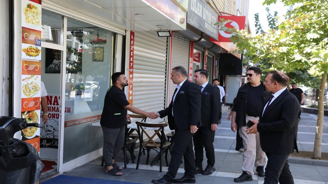 Şırnak İl Emniyet Müdürü Sazak Silopi’de vatandaşlarla bir araya geldi