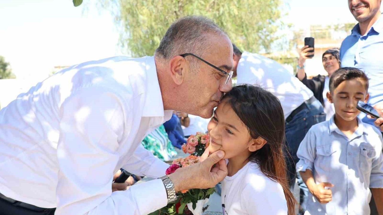 Antakya Belediyesi, işçi personelinin ikramiyelerini ödedi