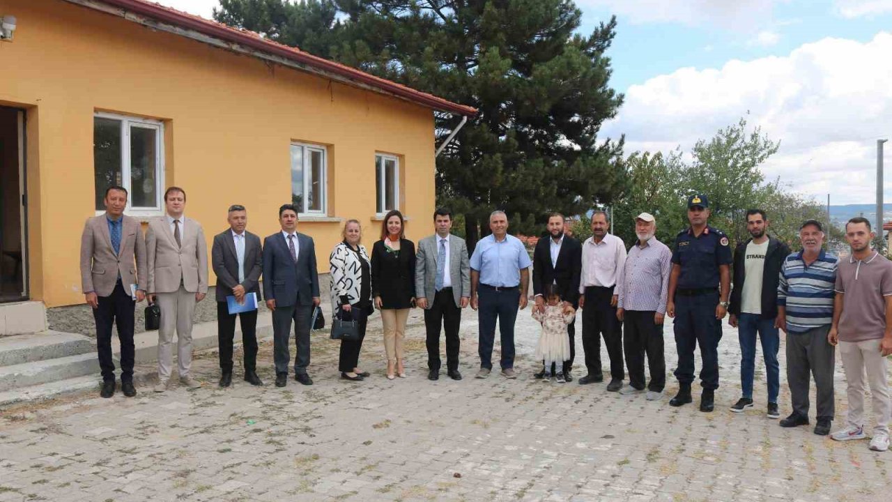 Gediz Kaymakamı Emrah Uzun köy ziyaretlerine devam ediyor