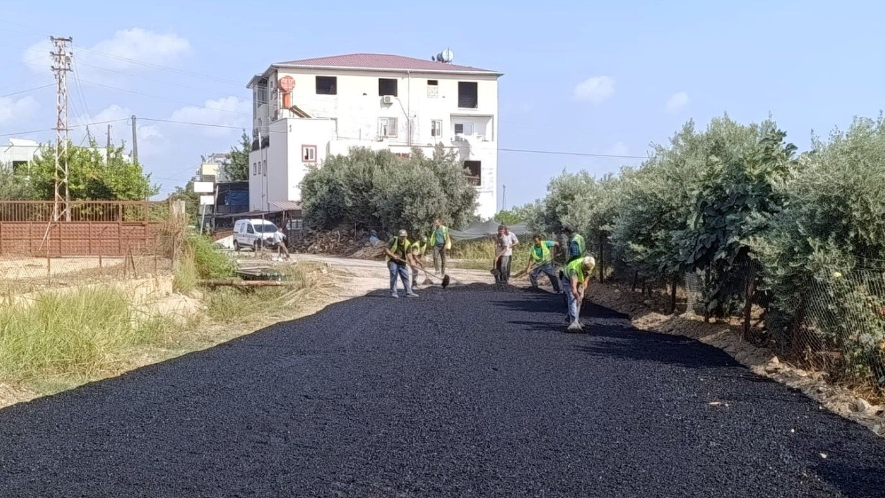 Akdeniz’de yol ve sokak yenileme çalışmaları sürüyor