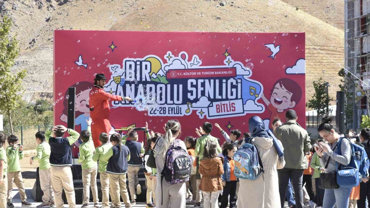 "Bir Anadolu Şenliği"nin son durağı Bitlis oldu