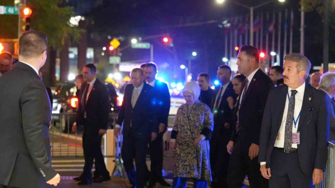 Cumhurbaşkanı Erdoğan New York’ta TASC yemeğinin ardından Türkevi’ne döndü
