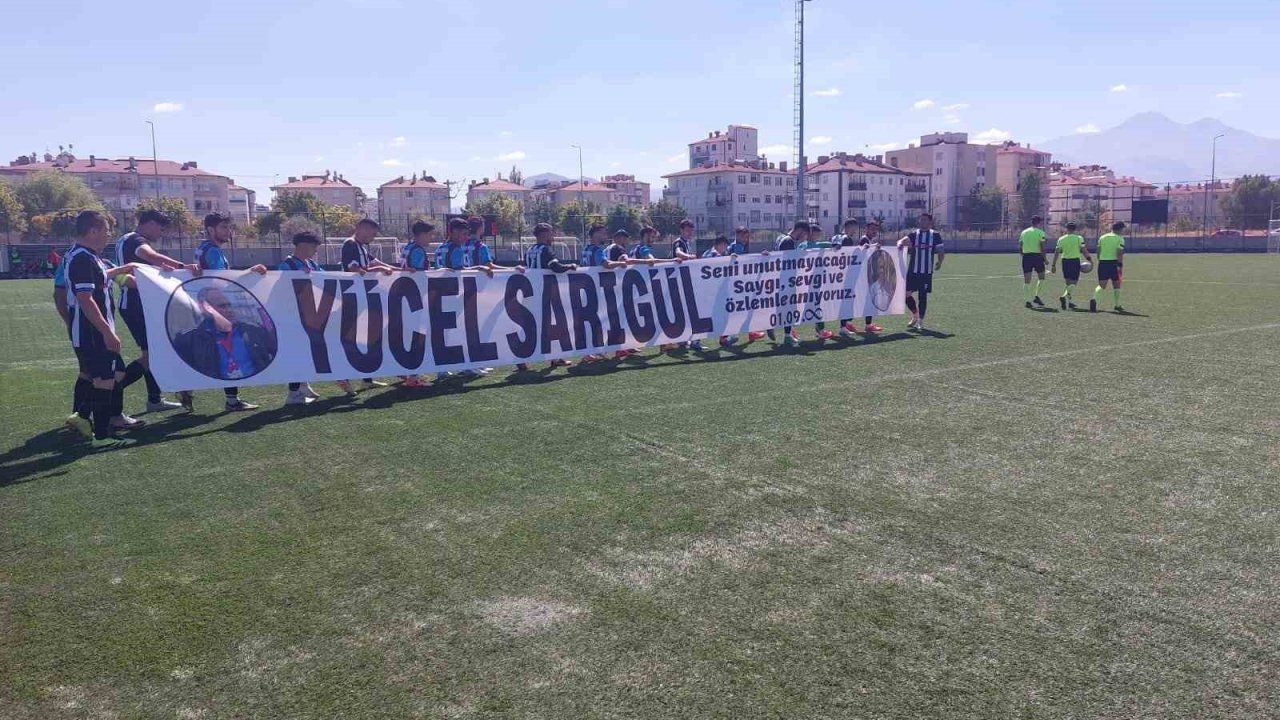Hayatını kaybeden antrenör Sarıgül sezonun ilk maçında unutulmadı