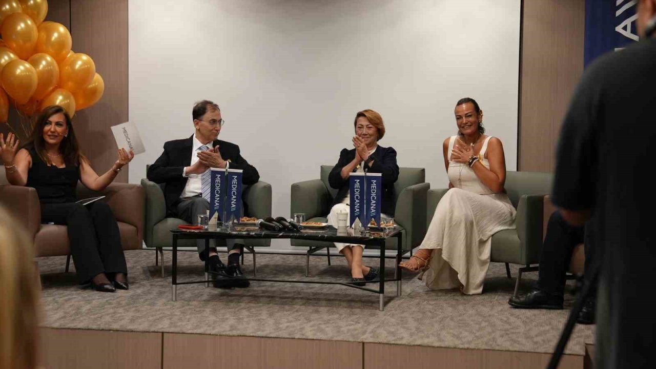 Kanseri dört kez yenen oyuncu Açelya Elmas: Gülümseyerek iyileşin