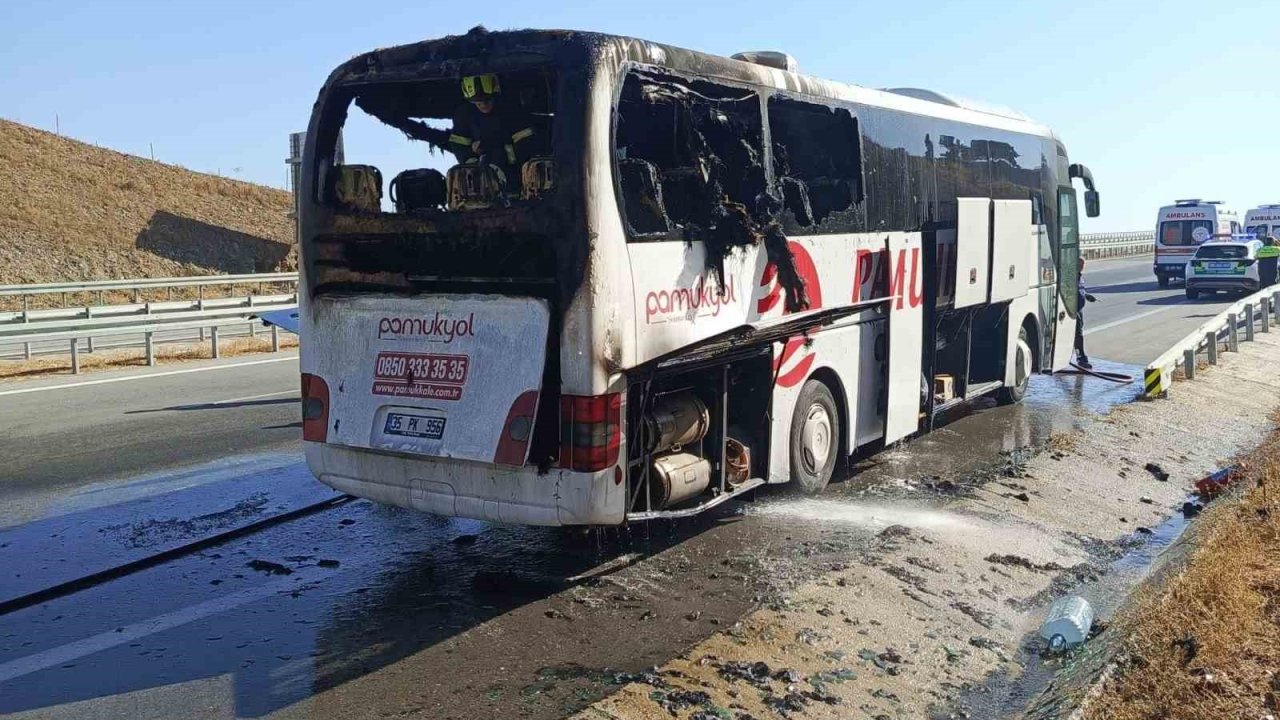 Aydın’da yolcu otobüsü alevlere teslim oldu