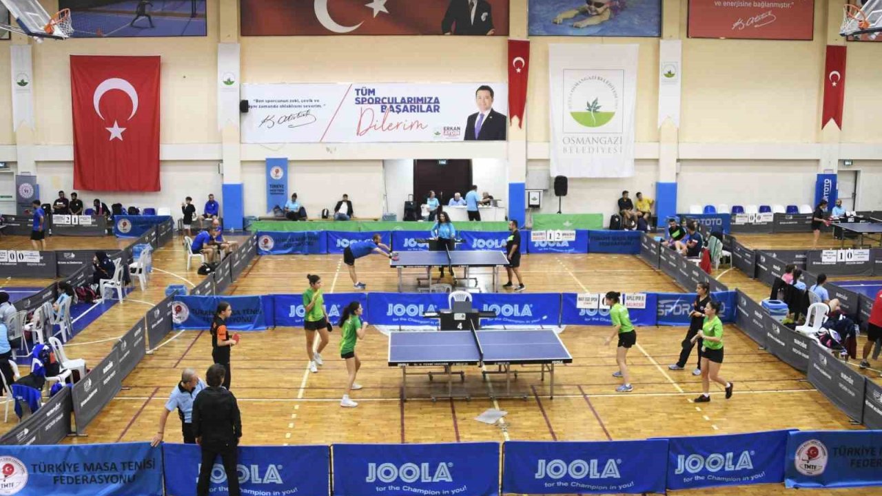 Osmangazi Belediyesi, masa tenisine ev sahipliği yaptı
