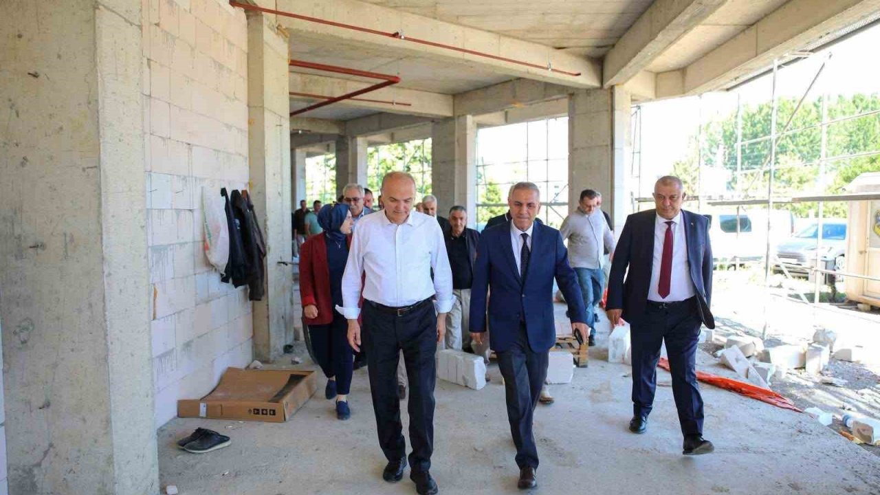 Başkan Özlü, otel yatırımını yerinde inceledi