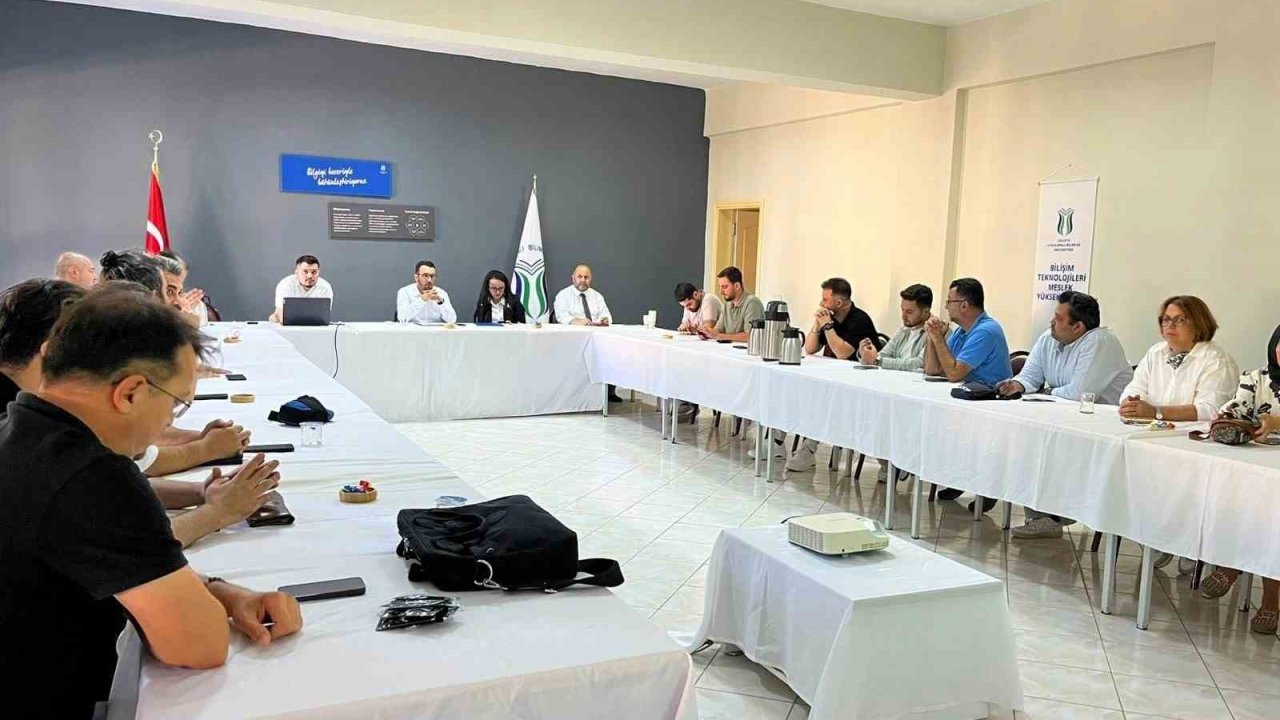 SUBÜ Bilişim Teknolojileri MYO Akademik Kurulu toplandı
