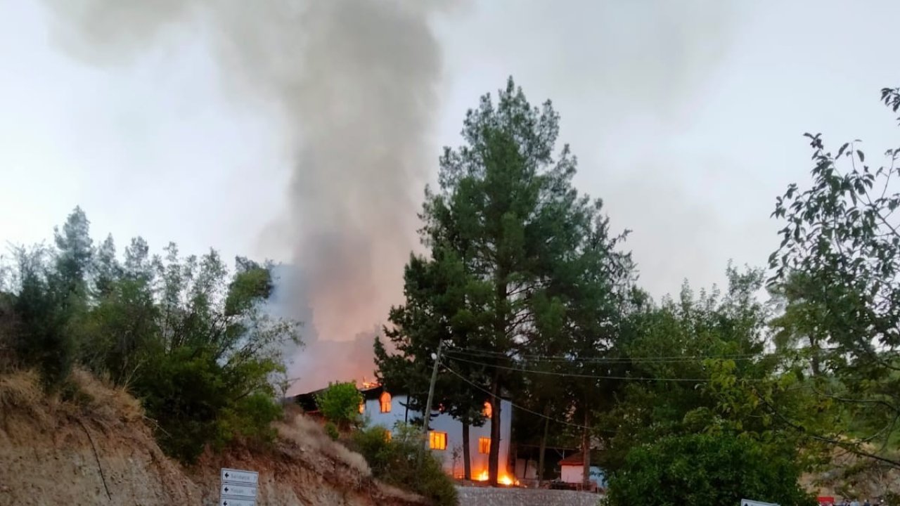 Camiyi kül eden yangının görüntüsü ortaya çıktı