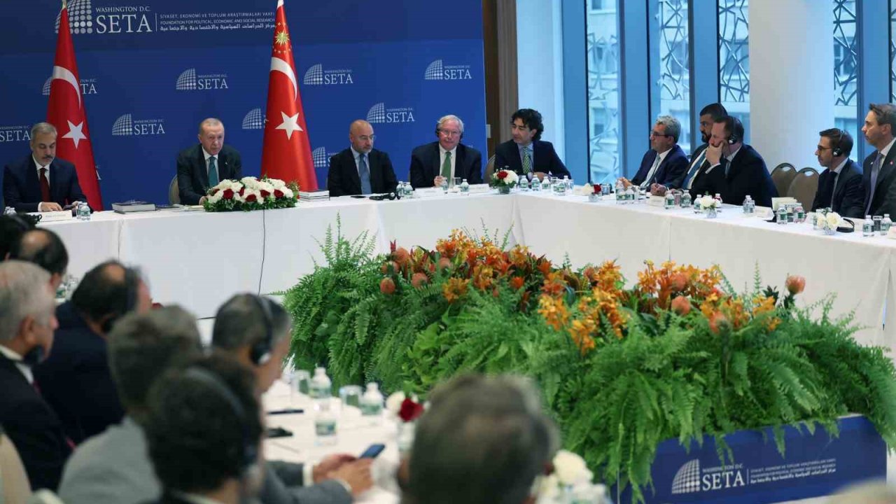 Cumhurbaşkanı Erdoğan,  SETA eşgüdümünde ABD’li düşünce kuruluşu temsilcileriyle bir araya geldi