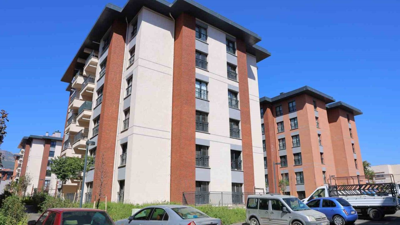 Depremin simgesi Ebrar Sitesi’nde yeni hayat başladı: 678 konut ve 99 iş yeri tamamlandı