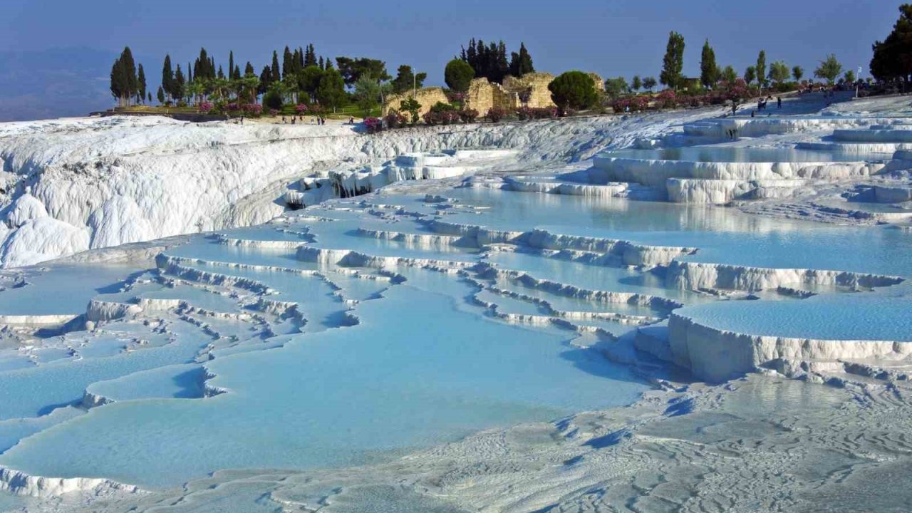 Beyaz cennet Pamukkale için karanlık tablo