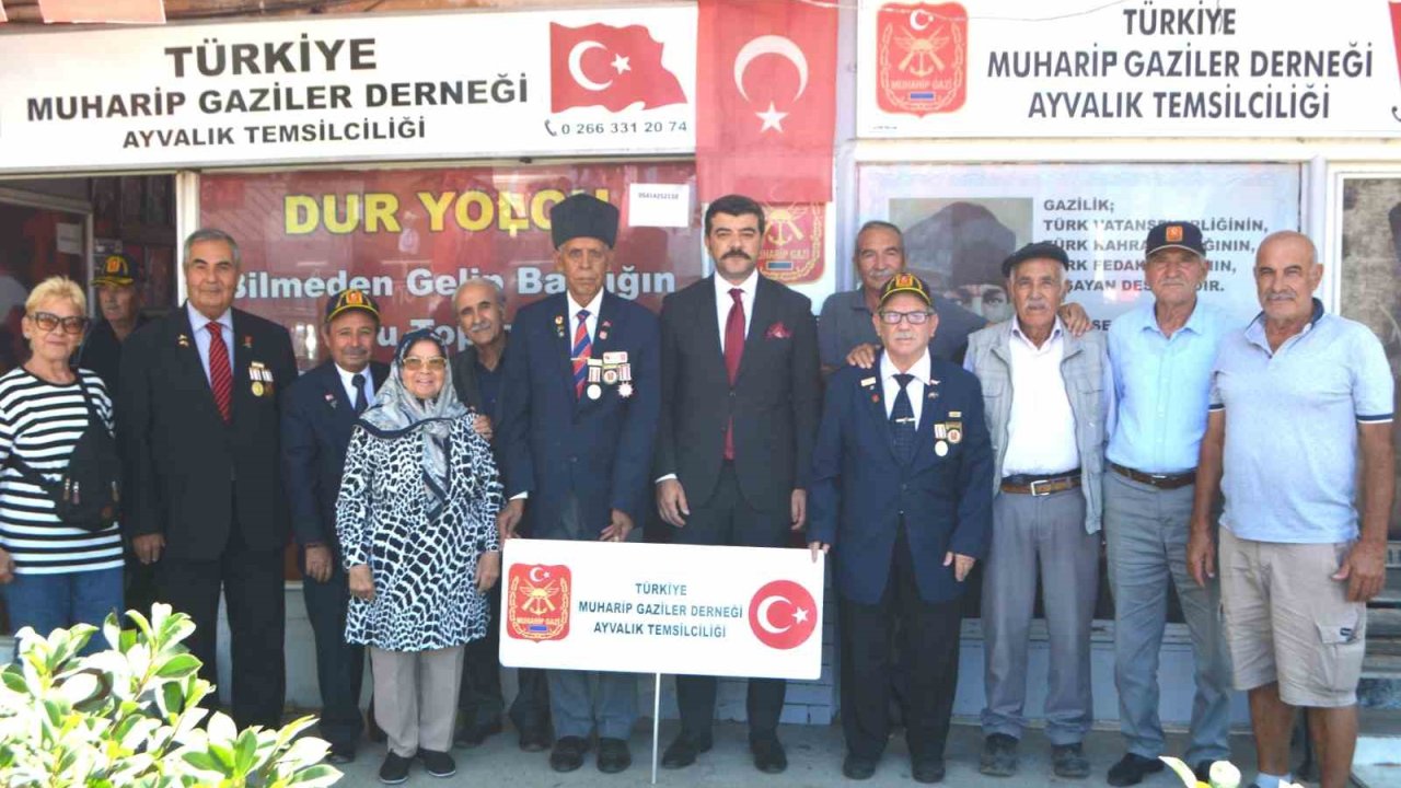 Ayvalık’ta Cumhuriyet Başsavcısı Acemoğlu gazileri unutmadı