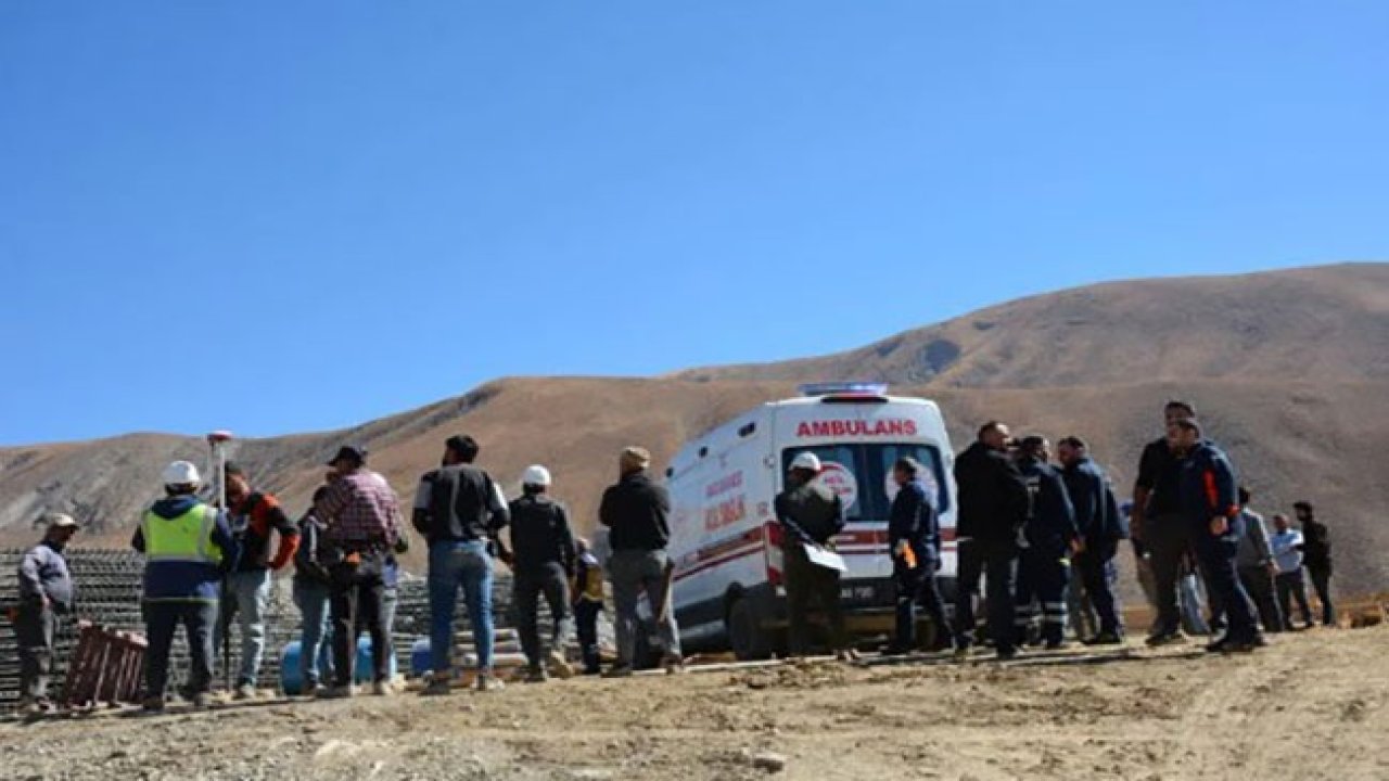 Hakkari’de beton dökümünde kalıp çöktü: 3 yaralı