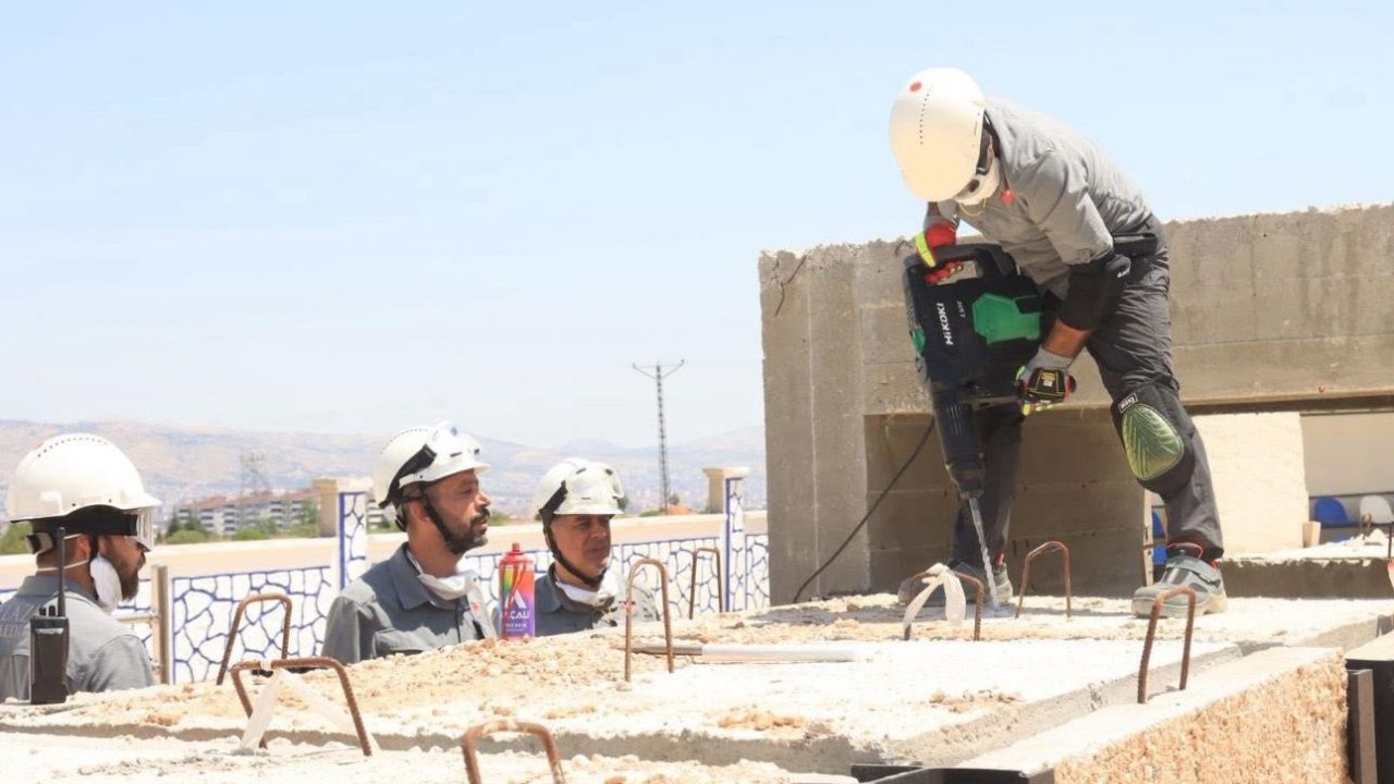 Elazığ’da arama kurtarma eğitimleri sürüyor